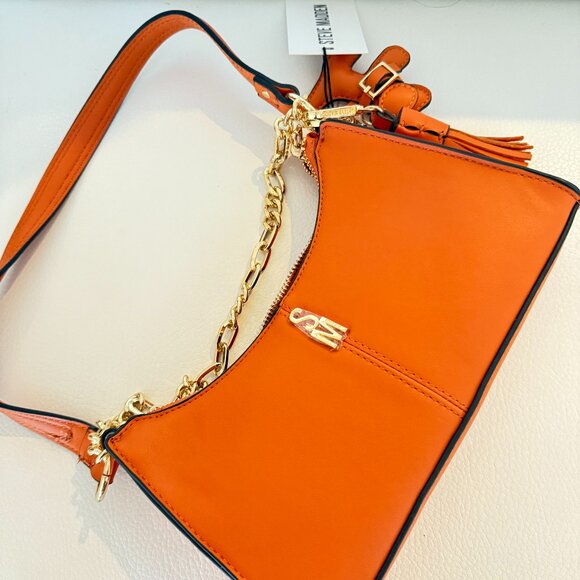 NWT STEVE MADDEN BMIKAL SHOULDER BAG PURSE ORANGE W TASSEL CHARM DOG KEYRING - Picture 6 of 7